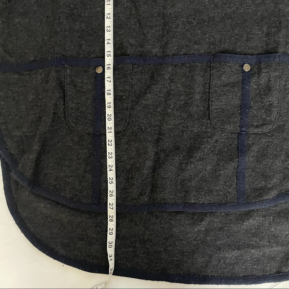 Anthropologie Moth Jolas Hooded Cape Poncho Gray 100% Wool Size S/M - Picture 10 of 13